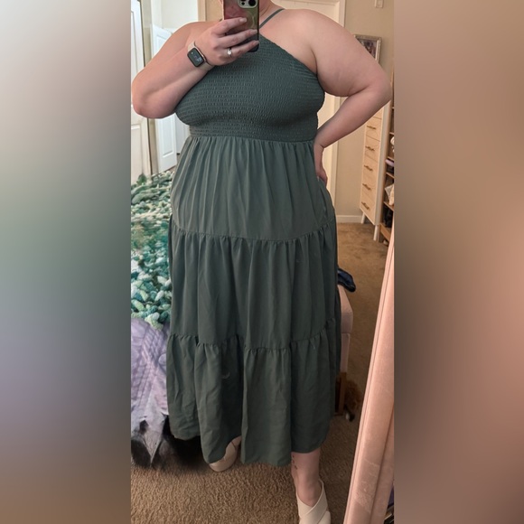 ARULA Green Smocked Maxi Dress - Picture 6 of 7